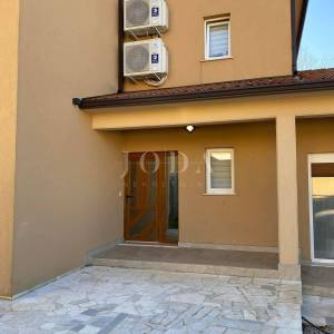 Labin, okolica, kuća sa bazenom na mirnoj lokaciji