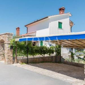 Labin, okolica, kuća sa bazenom i prekrasnim pogledom na more
