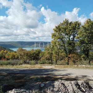 Labin, okolica, kuća sa bazenom u blizini mora i plaža