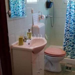 Labin, okolica, kuća sa šest apartmana i pogledom na more