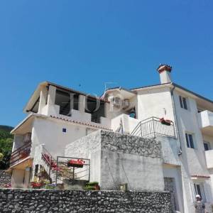 Labin, okolica, kuća sa šest apartmana i pogledom na more