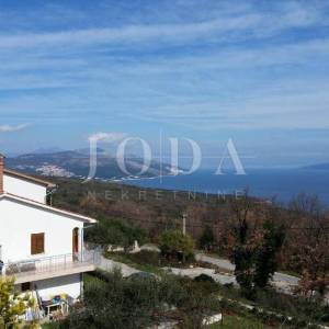 Labin, okolica, kuća sa šest apartmana i pogledom na more