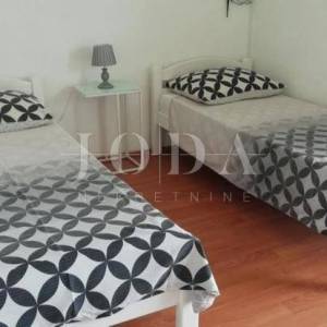 Labin, okolica, kuća sa šest apartmana i pogledom na more