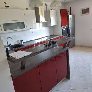 Labin, okolica, obiteljska kuća sa dvije stambene jedinice