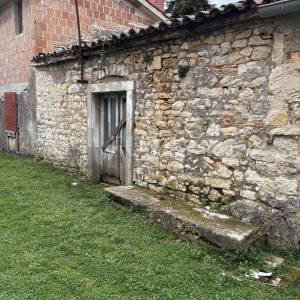 Labin, okolica, pomoćni objekt za adaptaciju