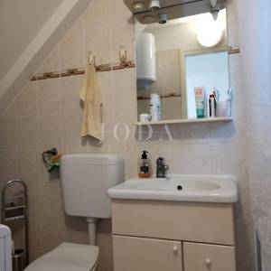 Labin, okolica, renovirana kuća u mirnom selu