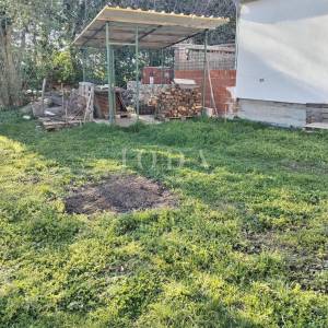 Labin, okolica, renovirana kuća u mirnom selu