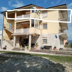 Labin, okolica, stan na drugom katu u privatnoj kući