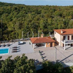 Labin, okolica, Villa za odmor sa bazenom i jaccuzijem na jedinstvenoj lokaciji
