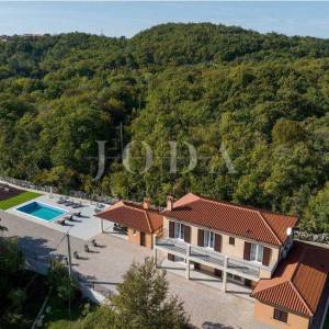 Labin, okolica, Villa za odmor sa bazenom i jaccuzijem na jedinstvenoj lokaciji