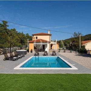 Labin, okolica, Villa za odmor sa bazenom i jaccuzijem na jedinstvenoj lokaciji