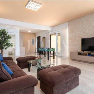Labin, okolica, Villa za odmor sa bazenom i jaccuzijem na jedinstvenoj lokaciji