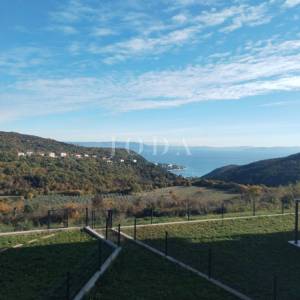 Labin, prekrasan stan na atraktivnoj lokaciji sa pogledom na more