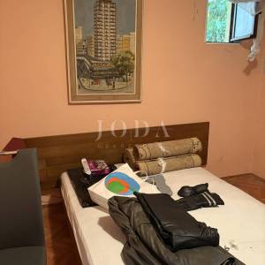 Labin, prostrana kuća nadomak centra grada