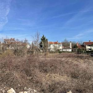 Labin, veliko građevinsko zemljište na traženoj lokaciji