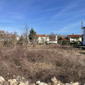 Labin, veliko građevinsko zemljište na traženoj lokaciji