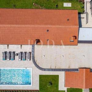 Labin, Villa sa bazenom na traženoj lokaciji
