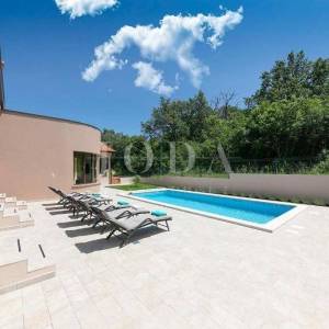 Labin, Villa sa bazenom na traženoj lokaciji