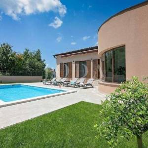 Labin, Villa sa bazenom na traženoj lokaciji
