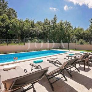 Labin, Villa sa bazenom na traženoj lokaciji