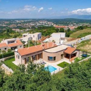 Labin, Villa sa bazenom na traženoj lokaciji