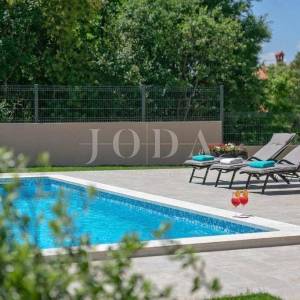 Labin, Villa sa bazenom na traženoj lokaciji