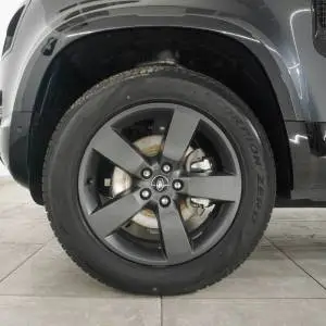 Land Rover Defender 110 X-DYNM SE 3.0 250HP AWD A8