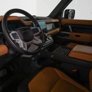 Land Rover Defender 110 X-DYNAMIC HSE 3.0D I6 MHEV 300HP AWD A8