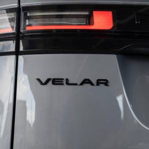Land Rover Range Rover Velar SV- DYN SE 2.0 PHEV 404 AWD A8