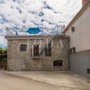 Lijepa kamena kuća s pogledom na more - okolica grada Krka