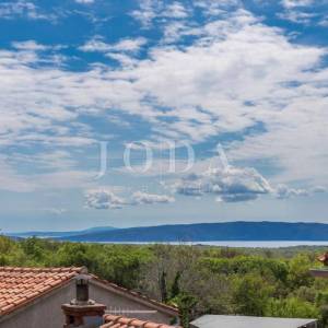 Lijepa kamena kuća s pogledom na more - okolica grada Krka