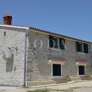 Lijepa kamena kuća,Poreč okolica