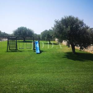 Lijepa kuća sa prostranom uređenom okućnicom i bazenom,pogled more FAŽANA