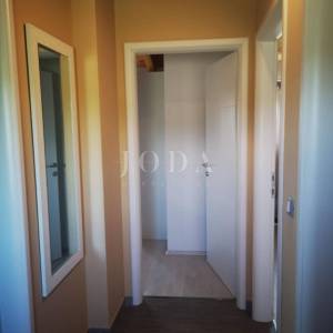 Lijepa kuća sa prostranom uređenom okućnicom i bazenom,pogled more FAŽANA