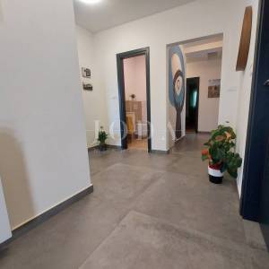 Lijepa prizemnica sa prostranom okućnicom 1900m2,LABIN