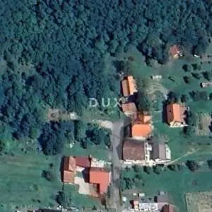 LIKA, OTOČAC, PROZOR- zemljište 11200m2 (4000m2 građevinsko + 7200m2 poljoprivredno) u blizini rijeke Gacke 