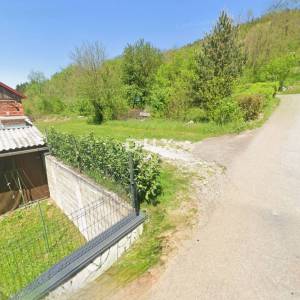 LIKA, OTOČAC, PROZOR- zemljište 11200m2 (4000m2 građevinsko + 7200m2 poljoprivredno) u blizini rijeke Gacke 