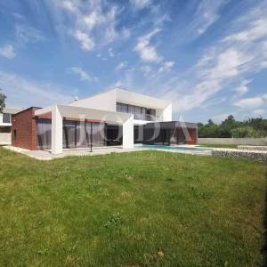 Ližnjan moderna vila sa pogledom na more