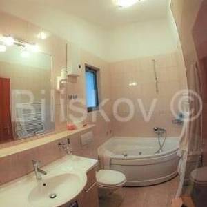 lMakarska, prodaja, boutique hotel, 1.red uz more