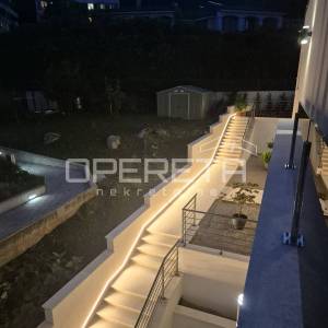 LOVRAN – Ekskluzivan stan od 141 m² s bazenom i panoramskim pogledom na more - 3