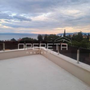 LOVRAN – Luksuzan stan s pogledom na more, 300 m od plaže!