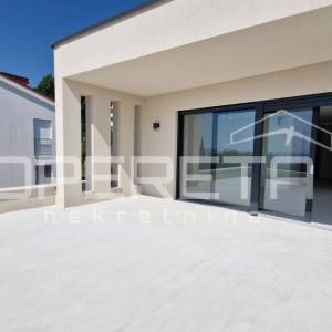 LOVRAN – Luksuzan stan s pogledom na more, 300 m od plaže!