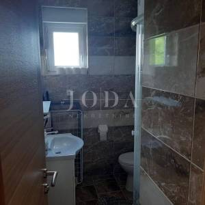 Lukovo kuća  sa 4 apartmana