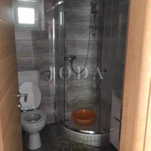 Lukovo kuća  sa 4 apartmana