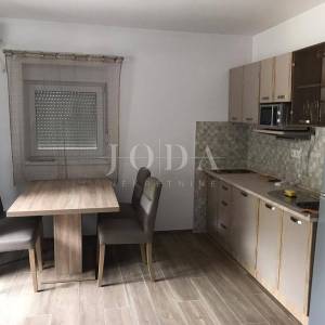Lukovo kuća  sa 4 apartmana