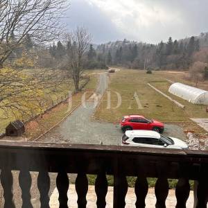 Lukovo, kuća sa velikom okućnicom na idiličnoj lokaciji