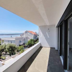 Luksuzna etaža u novogradnji 126m2