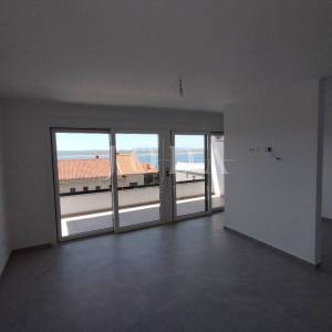 Luksuzna etaža u novogradnji 126m2