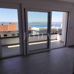 Luksuzna etaža u novogradnji 126m2