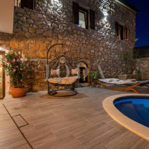 Luksuzna kamena villa s bazenom, Vrbnik - otok Krk